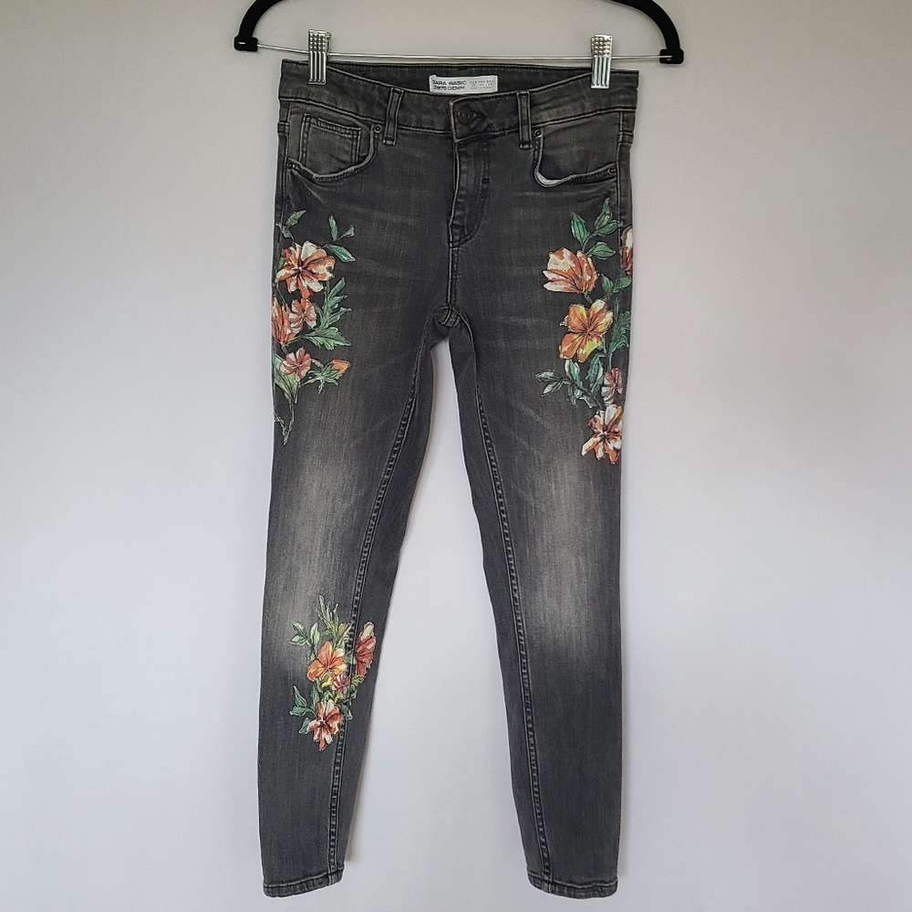 Zara Basic Z1975 Skinny Midrise Wildflower Crop Jeans  Size 4